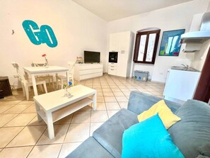 TV - Sardinian Gallery Arte 26 (Bosa)