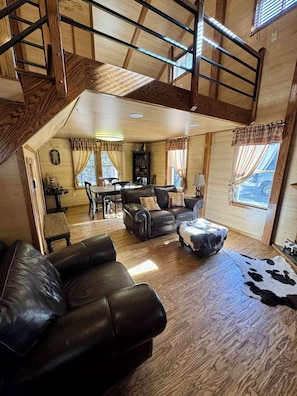 Smart-TV, peis, videospill og DVD-spiller