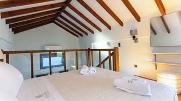1 bedroom, travel cot, WiFi, bed sheets