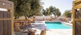 Eneos Boutique Residence - Koroni Garden Getaway