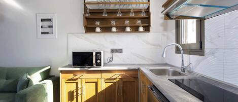 Microwave, oven, coffee/tea maker, toaster