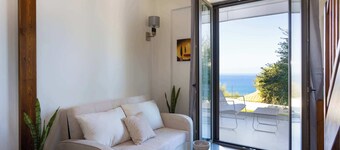 Eneos Boutique Residence - Koroni Poolside Jewel