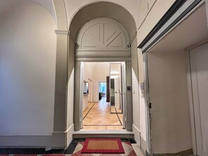 Interior - Residenza DuLà - Two Bedroom Apartment, Sleeps 6 (Arezzo)