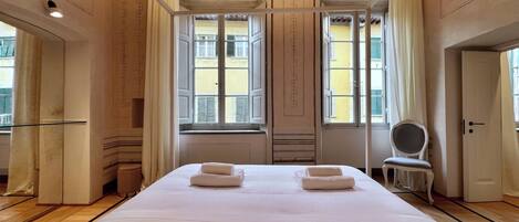 Iron/ironing board, free WiFi, bed sheets