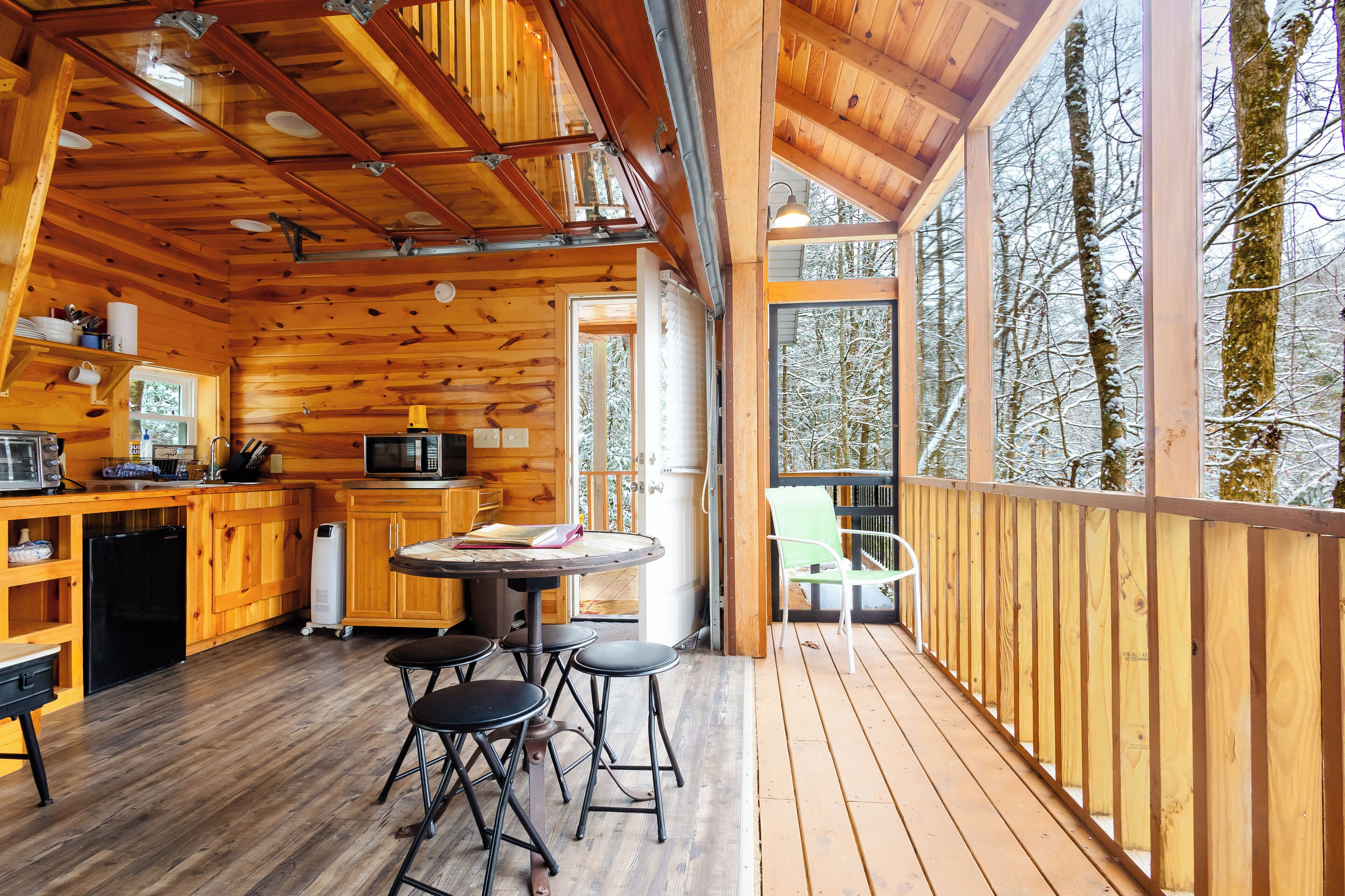 屋外ダイニングエリア