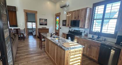 Premium Draper Stay • Quiet, Comfortable & Fully Stocked