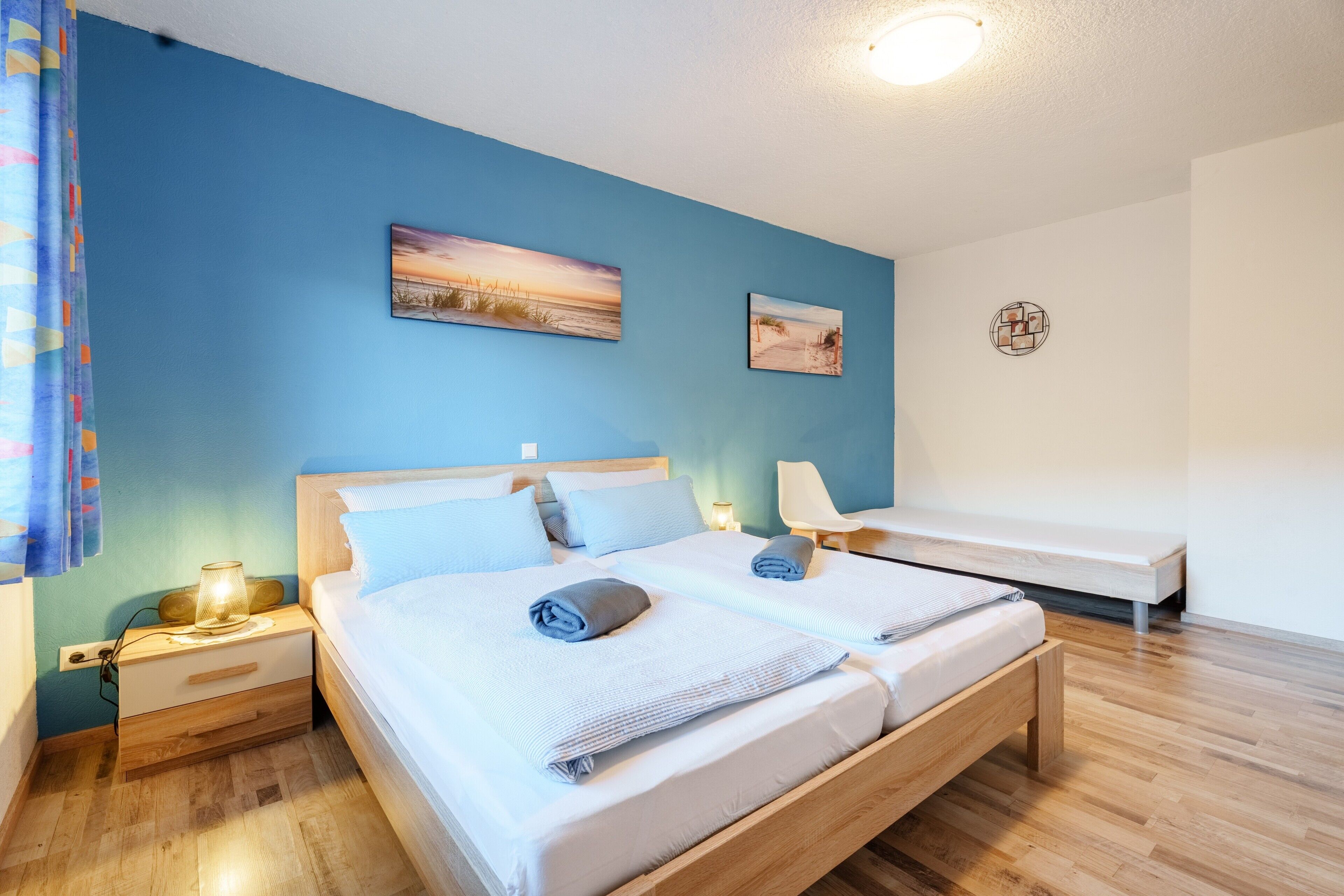 1 habitación, tabla de planchar con plancha, wifi y ropa de cama 