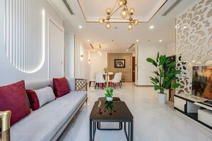 Panoramic-Apartment, 3 Schlafzimmer, Stadtblick (Skyline) | Wohnbereich