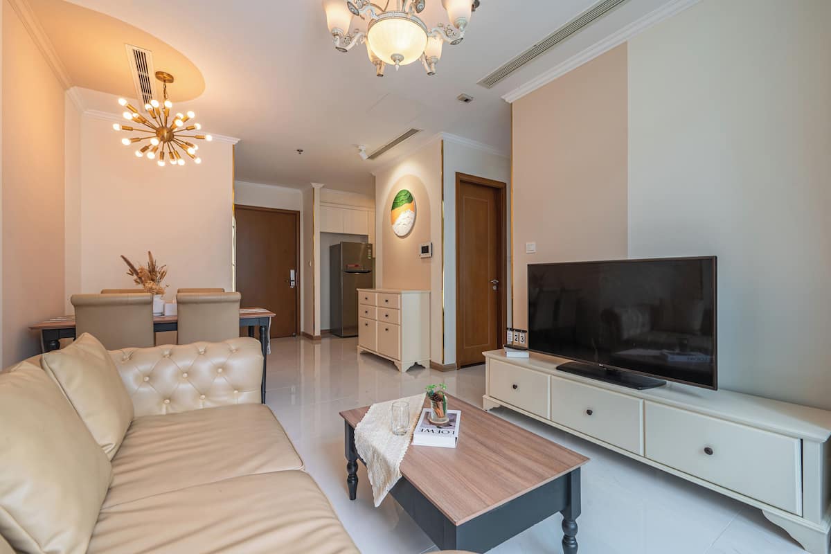 Junior Apartment | Living area | Smart TV