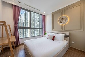 Decoración personalizada, muebles diferentes y escritorio 