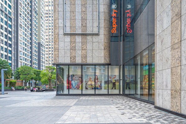 Vista frontal de la propiedad