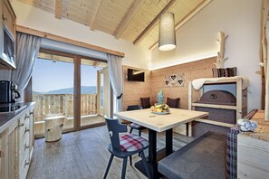 Dining - Apartment 'Ban Rutzner Plose' with Mountain View, Shared Terrace and Wi-Fi (SantʼAndrea in Monte)