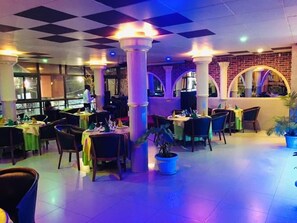 Restaurant - Hôtel Santa Lucia  (Yaoundé)