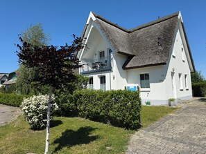 Exterior - Arkonablick EG in the two-family house, first row to the sea. Dogs allowed. (Glowe)