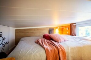 2 bedrooms, WiFi, bed sheets - Tiny House Double - C225 12 degrees East (Groß Kordshagen)