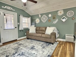 TV - Unit 1 The Cottage (no pets allowed) (Birch Run Township)