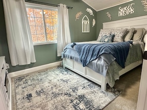 1 bedroom, WiFi, bed sheets - Unit 1 The Cottage (Birch Run Township)