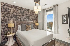 1 slaapkamer, een strijkplank/strijkijzer, wifi, beddengoed