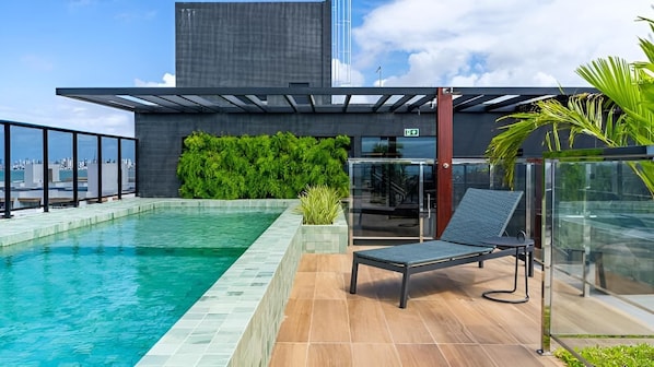 Outdoor pool - Emunah Suites Ponta de Campina (Cabedelo)