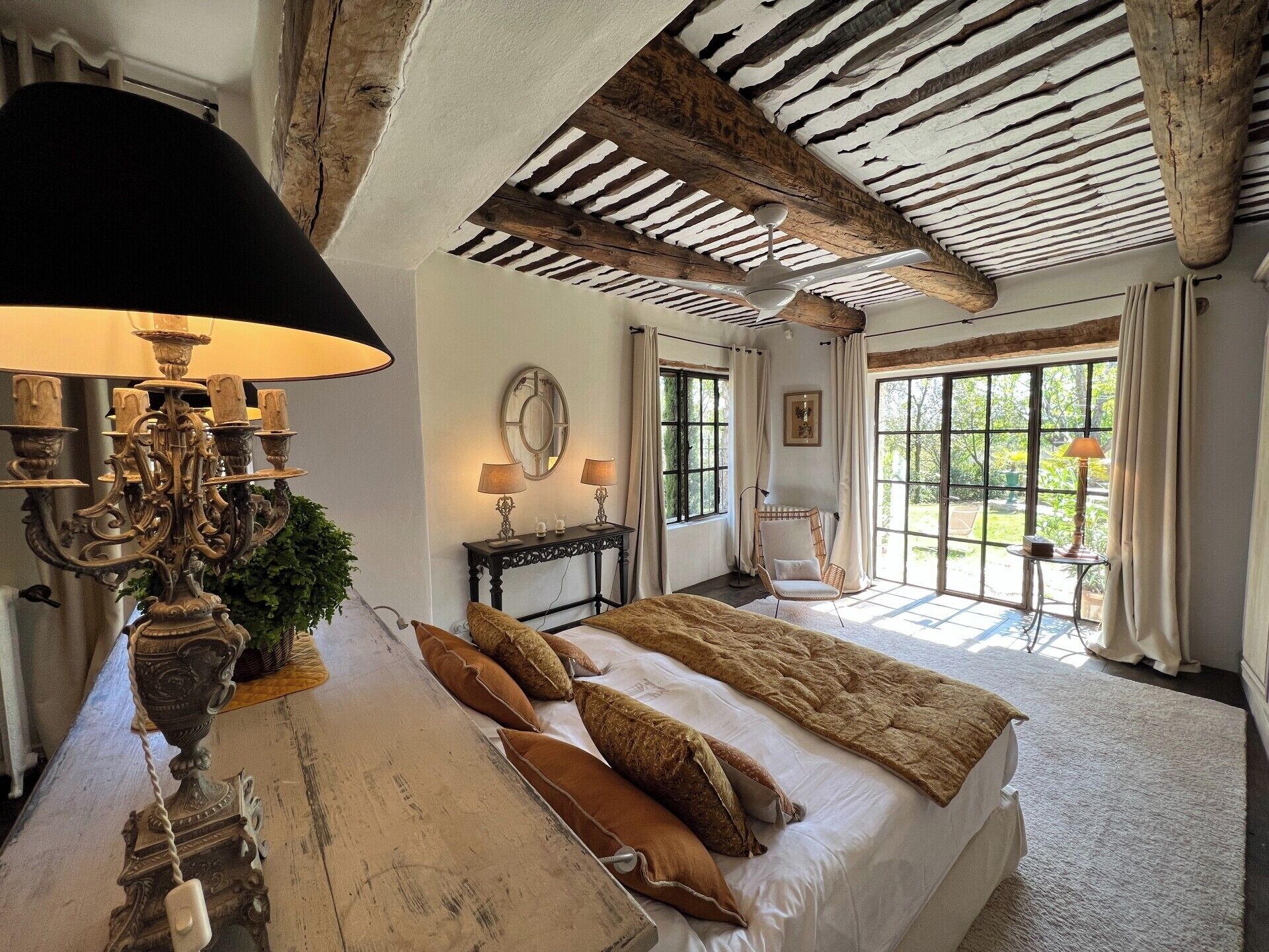 家庭套房, 庭院, 花園景觀 | 高級寢具、記憶床墊、迷你吧、客房內保險箱