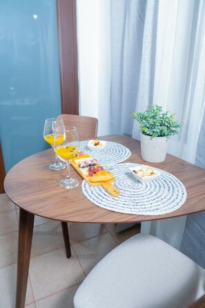 Dining - Mavilla, Finca Justicia - Justice Farm (Corozal)