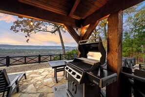 Terrace/patio - Unforgettable views! Luxury mountainside retreat. (Broken Bow)