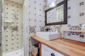 Bathroom - Athos I Stylish 1BR home on the Rive Gauche (Paris)