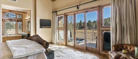 6 bedrooms, iron/ironing board, travel cot, WiFi