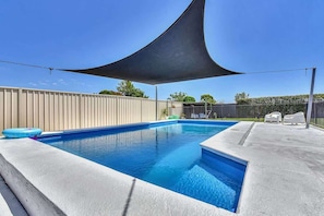 Pool - Helena Grand Estate Hunter Valley (Ellalong)