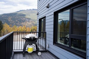 Design-Apartment, Bergblick | Blick vom Balkon