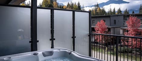 Bluebird Daze (Unit 4207) | Private spa tub