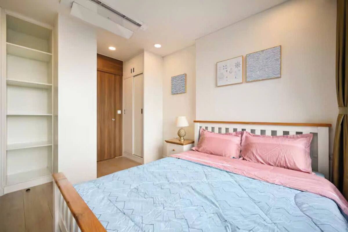 Family Suite, 3 Bedrooms, Club lounge access, City View | Egyptian cotton sheets, premium bedding, down duvets