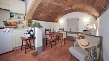 Rifugio Romantico | Cucina privata | Frigorifero, microonde, forno, piano cottura