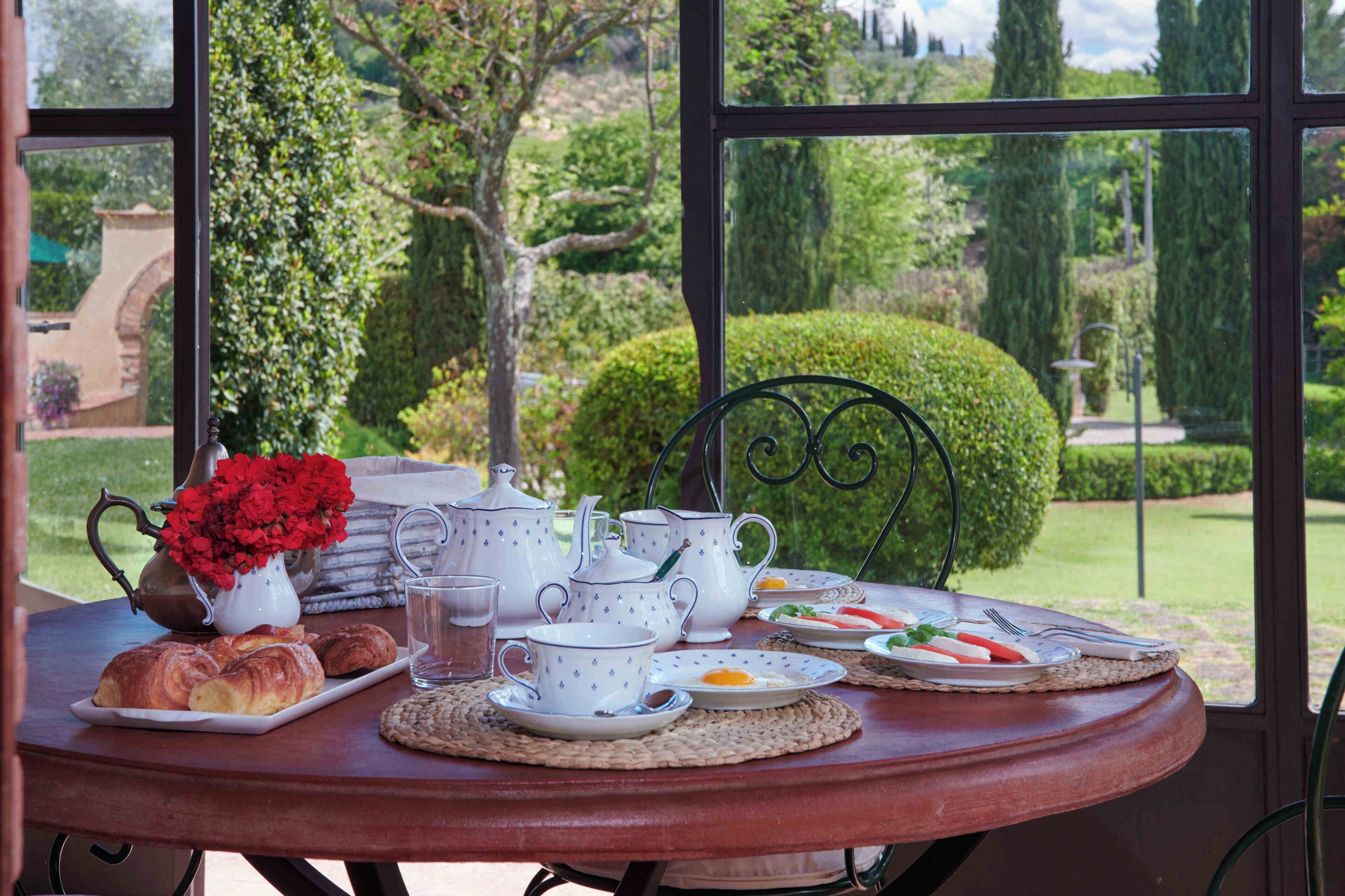 Lägenhet - utsikt mot trädgården | Terrass/Patio