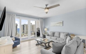 TV - Bright & Stylish Condo Near Everything! (Panama City Beach)