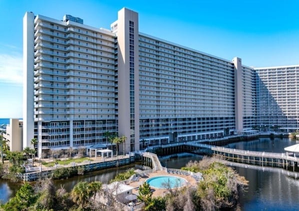 Exterior - Bright & Stylish Condo Near Everything! (Panama City Beach)