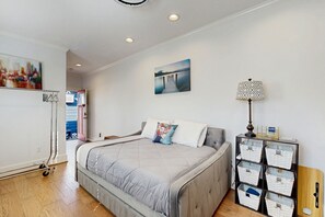 Internet, bed sheets