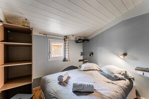 WiFi, bed sheets