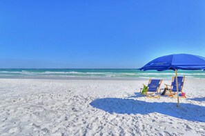Beach nearby - King's Castle | Luxury Beach Escape | Huge Private Pool/Spa | 6-Seater Golf Cart (Destin)