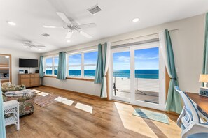 Interior - Mexico Beach Gulf-front 3BR with Unbeatable Views (Mexico Beach)