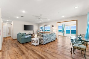 Smart TV - Mexico Beach Gulf-front 3BR with Unbeatable Views (Mexico Beach)
