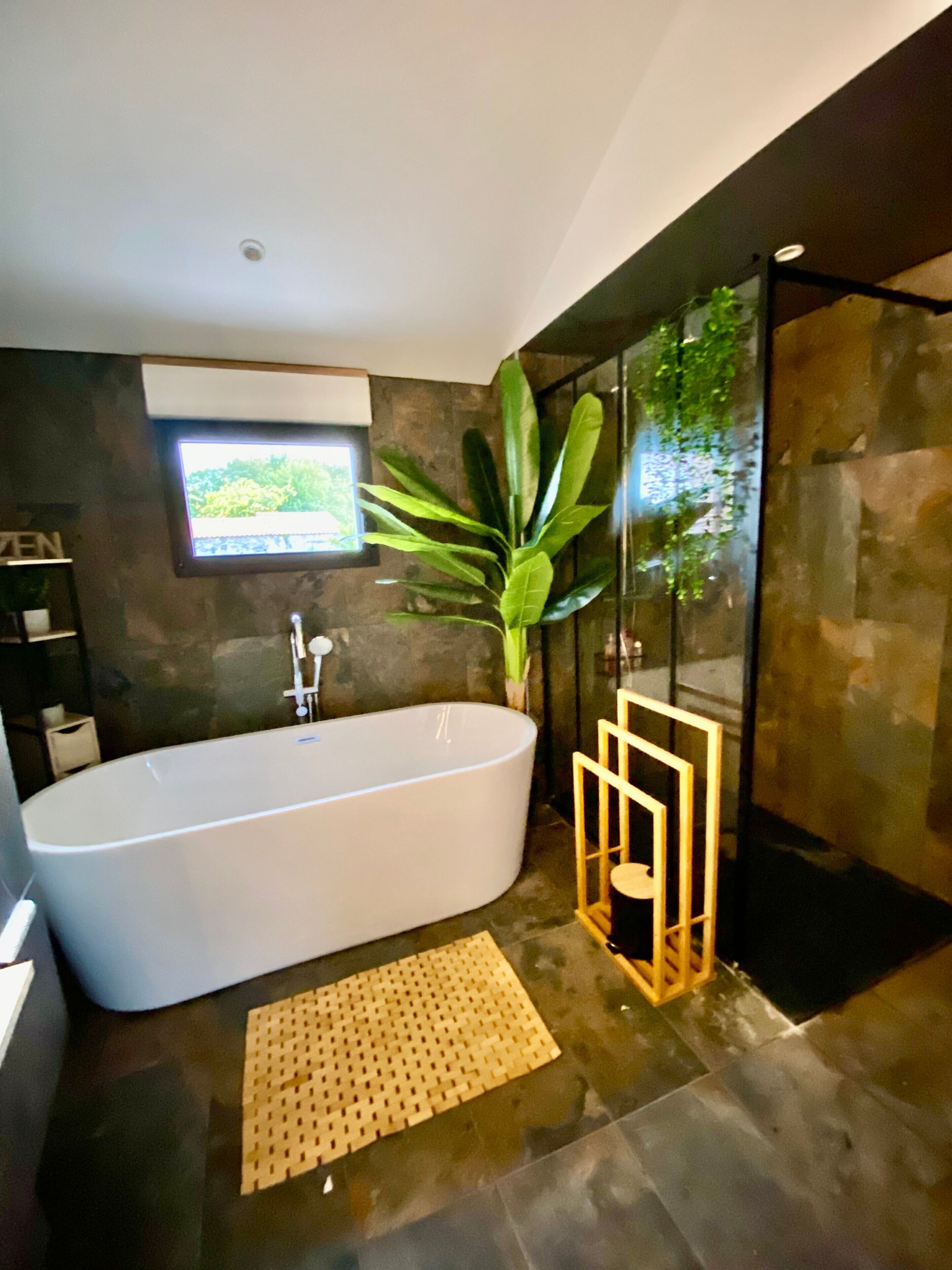 Shower, towels