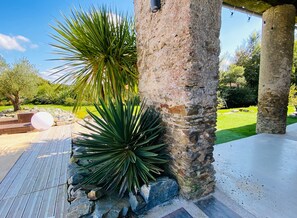 Property grounds - Gîte for 4: “La Cour de la Forêt” with Pool and Private Terrace (SAINT MARS DE COUTAIS)