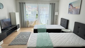 Iron/ironing board, WiFi, bed sheets - Studio 54, 1-Zimmer Apartment, 1 Badezimmer (Balingen)