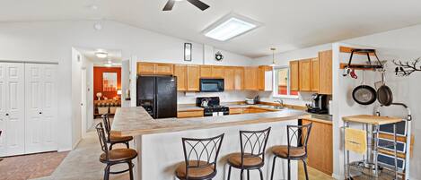 Mikrobølgeovn, ovn, kogeplade, opvaskemaskine