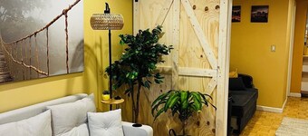 Modern Astoria Apartment with Garden Access – Prime Location Near Subway!