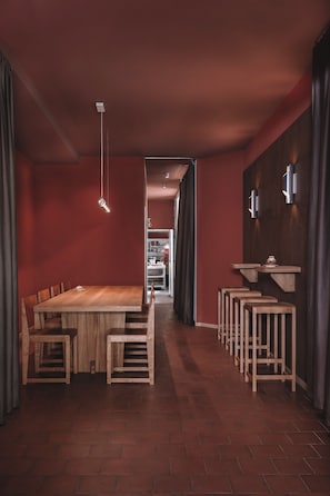 Tägliches kontinentales Frühstück (10 EUR pro Person)