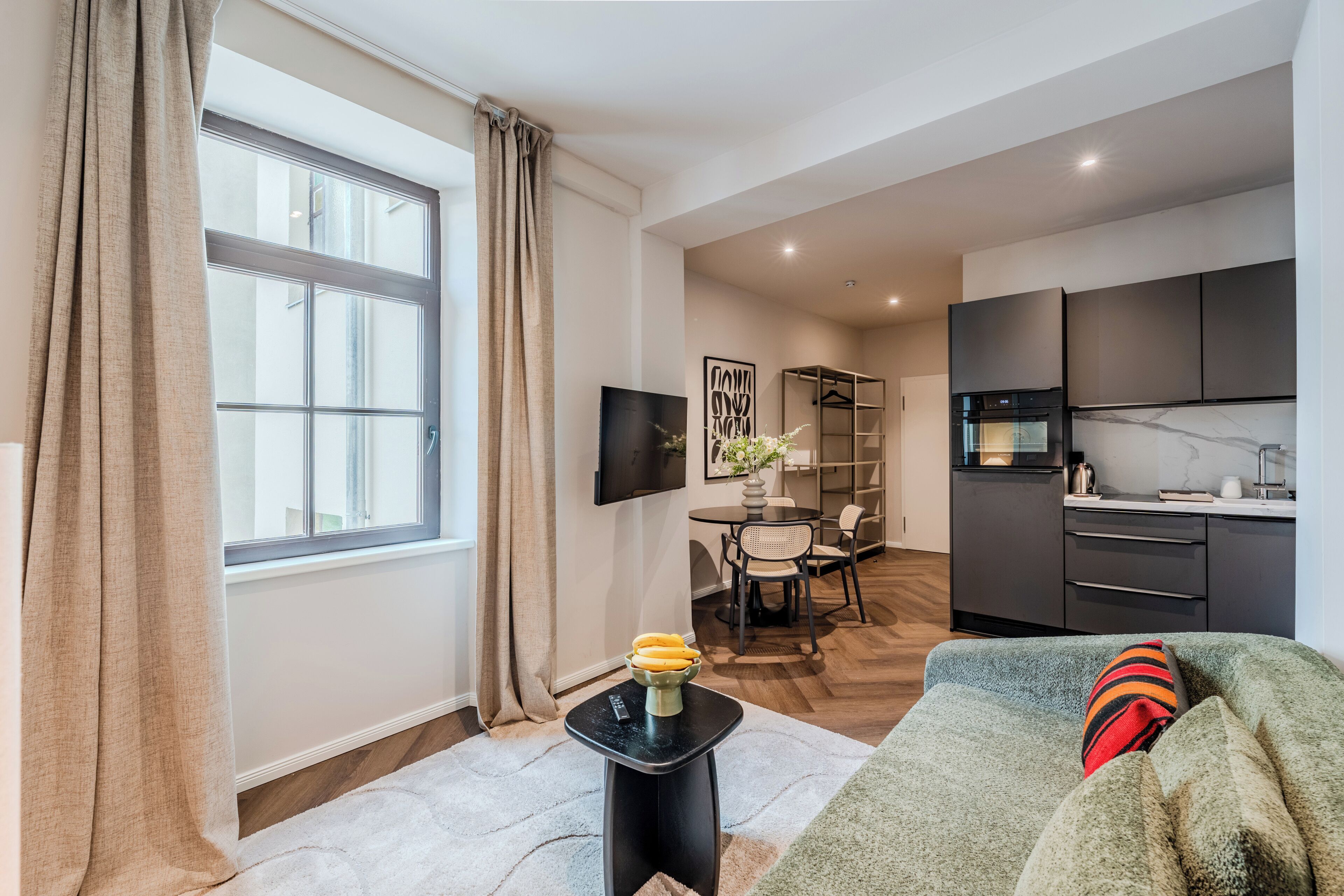 Apartment | Living area | Smart TV