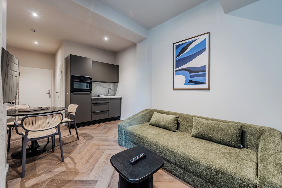 Apartment | Premium bedding, down comforters, memory foam beds, cribs/infant beds