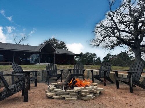 Luxury Cabin on Private Lake - Rustic Elegance - ATV’s, Canoes, Fire Pit, Skeet